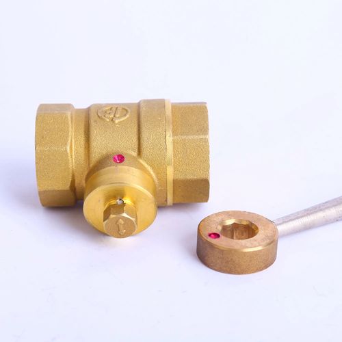 內三角熱力表前磁性鎖閉閥 地暖系統的安全守護者